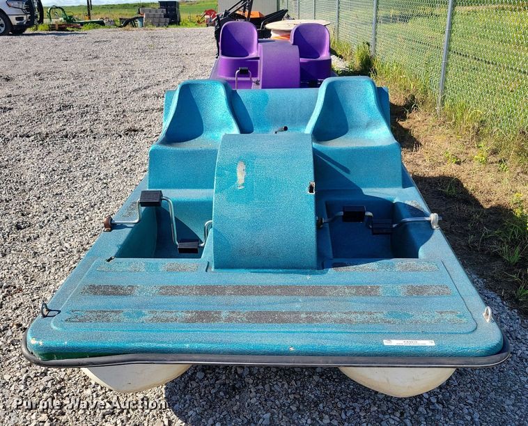 image for item KA9918 1998 Paddle Wheeler paddle boat