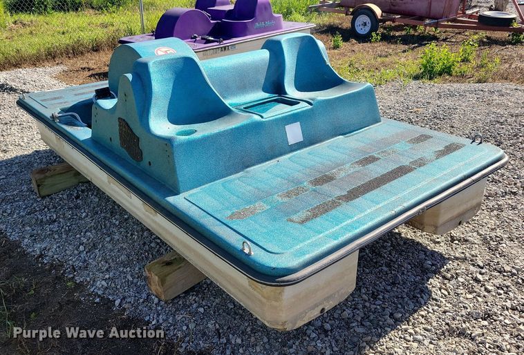 image for item KA9918 1998 Paddle Wheeler paddle boat