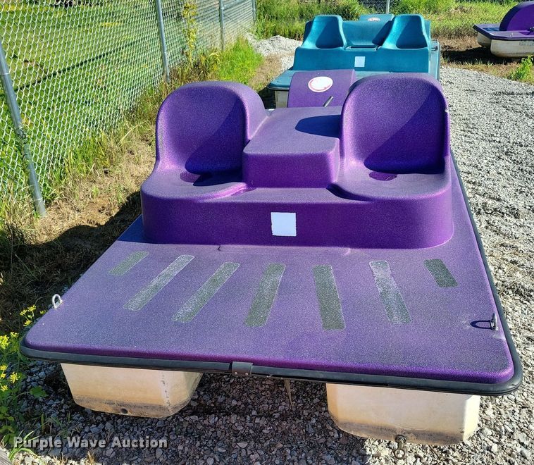 image for item KA9919 2005 Paddle Wheeler paddle boat