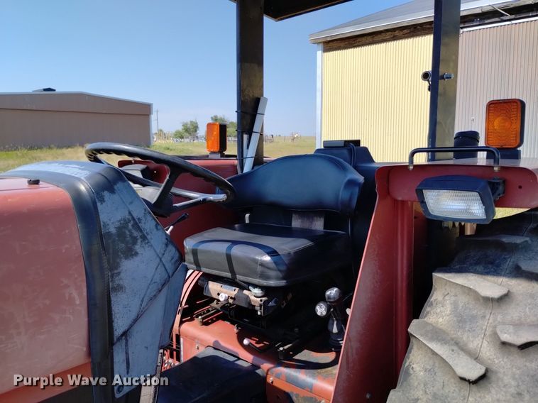 image for item LO9038 2000 Case C90 tractor