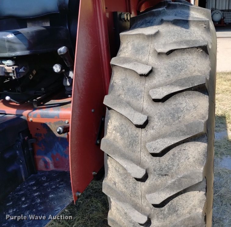 image for item LO9038 2000 Case C90 tractor