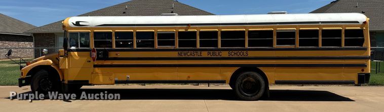 image for item MR9490 2005 Blue Bird Vision school bus