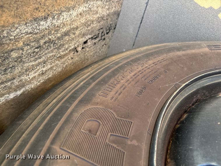 image for item MR9490 2005 Blue Bird Vision school bus