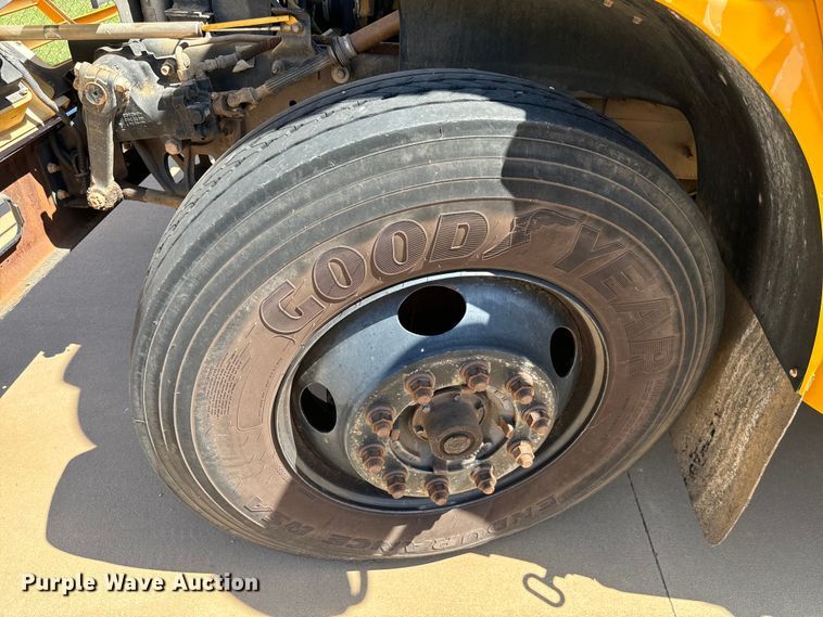 image for item MR9490 2005 Blue Bird Vision school bus