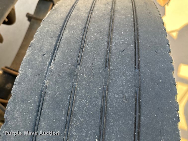 image for item MR9490 2005 Blue Bird Vision school bus