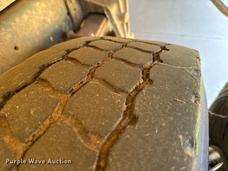 image for item MR9490 2005 Blue Bird Vision school bus