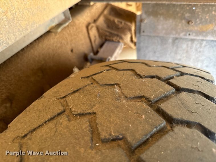 image for item MR9490 2005 Blue Bird Vision school bus