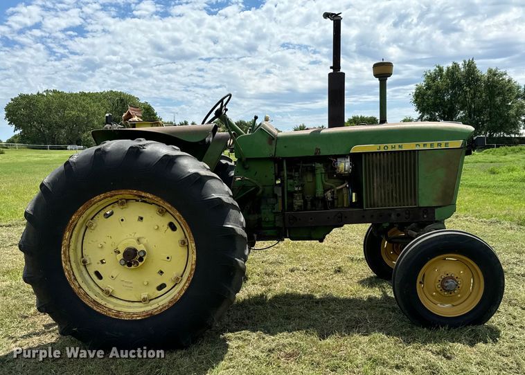 image for item MU9950 1966 John Deere 3020 tractor