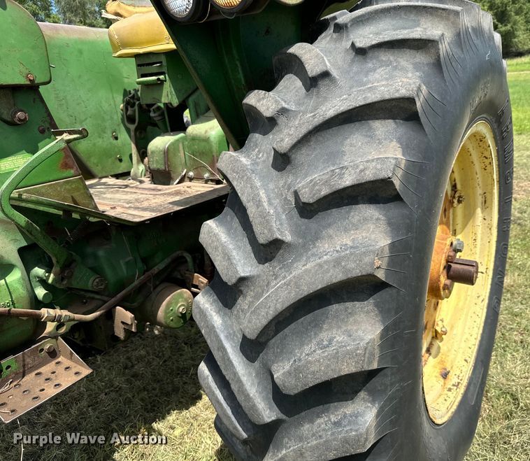 image for item MU9950 1966 John Deere 3020 tractor