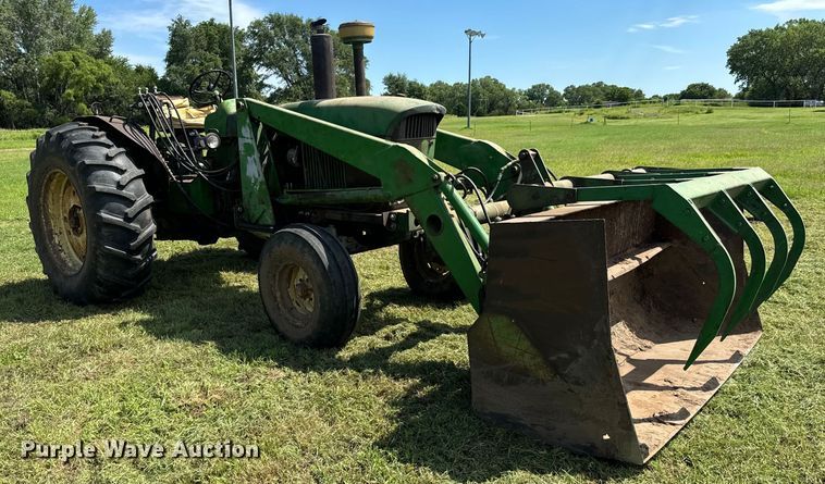 image for item MU9951 1962 John Deere  4010 tractor