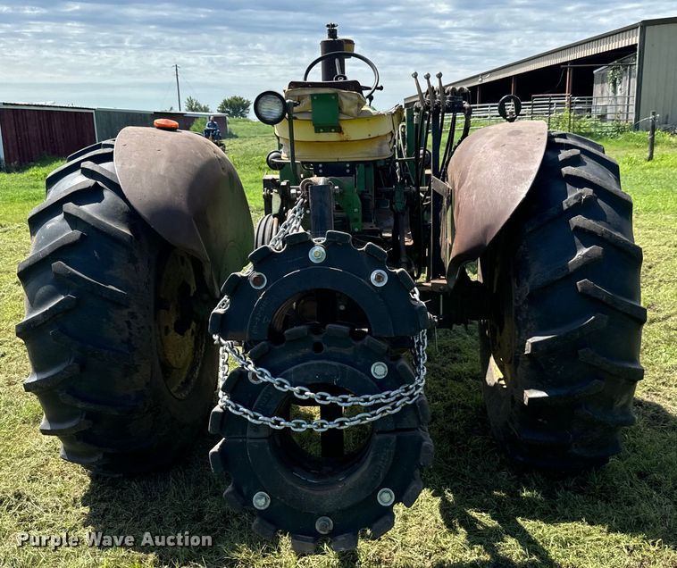 image for item MU9951 1962 John Deere  4010 tractor