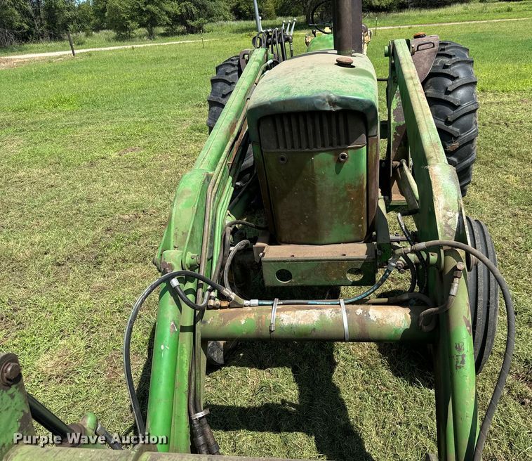 image for item MU9951 1962 John Deere  4010 tractor