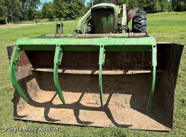 image for item MU9951 1962 John Deere  4010 tractor