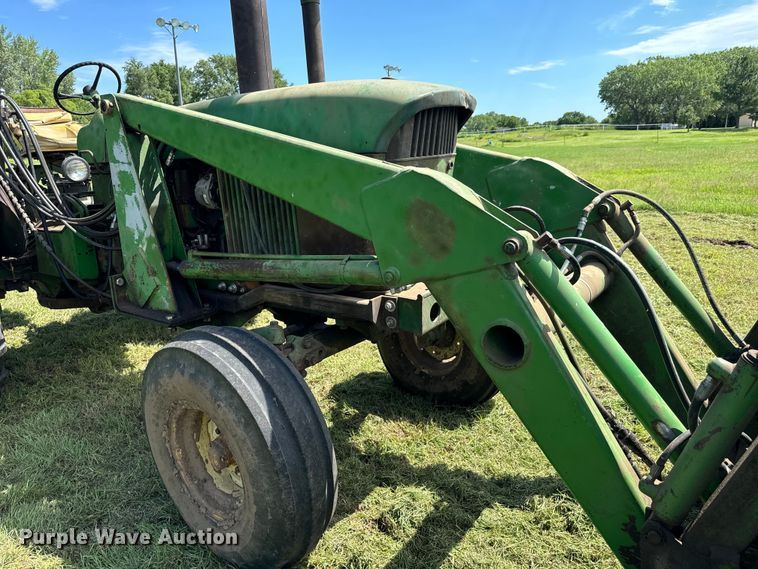 image for item MU9951 1962 John Deere  4010 tractor