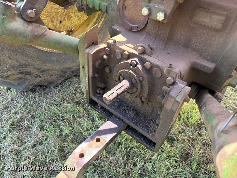 image for item MU9951 1962 John Deere  4010 tractor