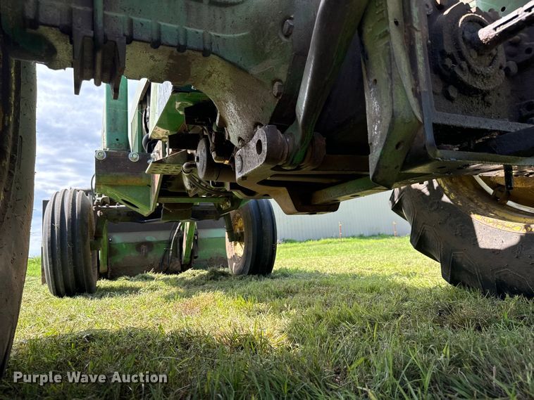 image for item MU9951 1962 John Deere  4010 tractor