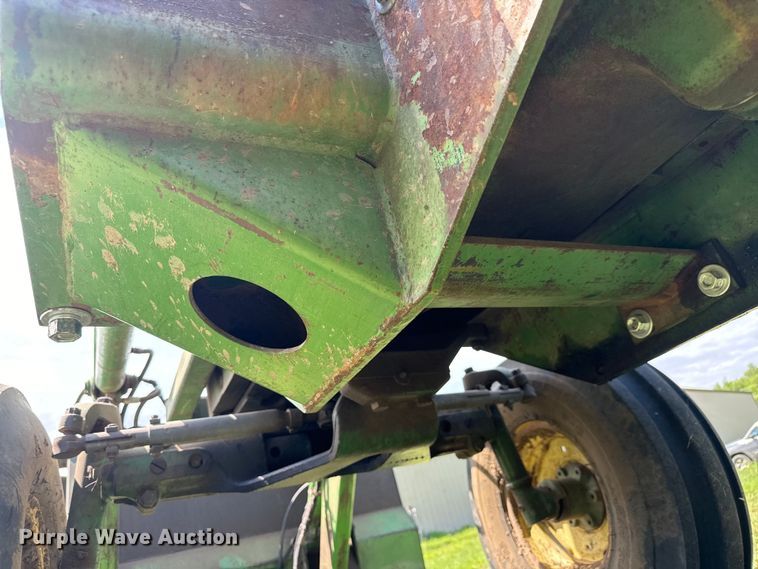 image for item MU9951 1962 John Deere  4010 tractor