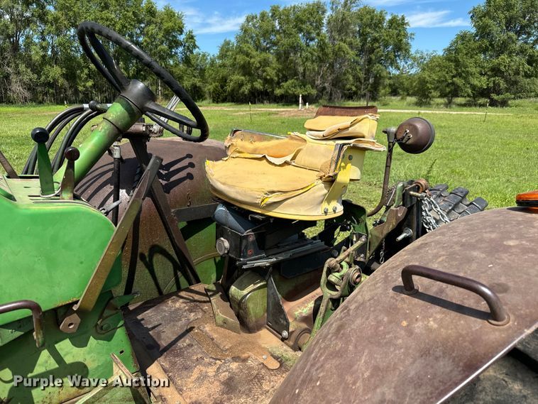 image for item MU9951 1962 John Deere  4010 tractor