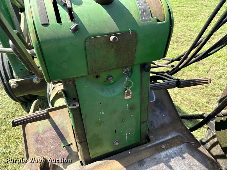 image for item MU9951 1962 John Deere  4010 tractor