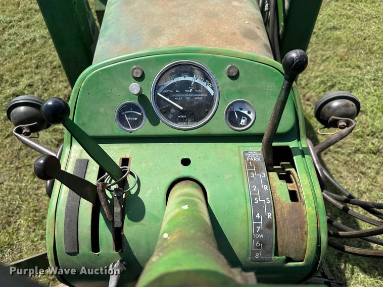 image for item MU9951 1962 John Deere  4010 tractor