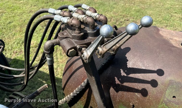 image for item MU9951 1962 John Deere  4010 tractor