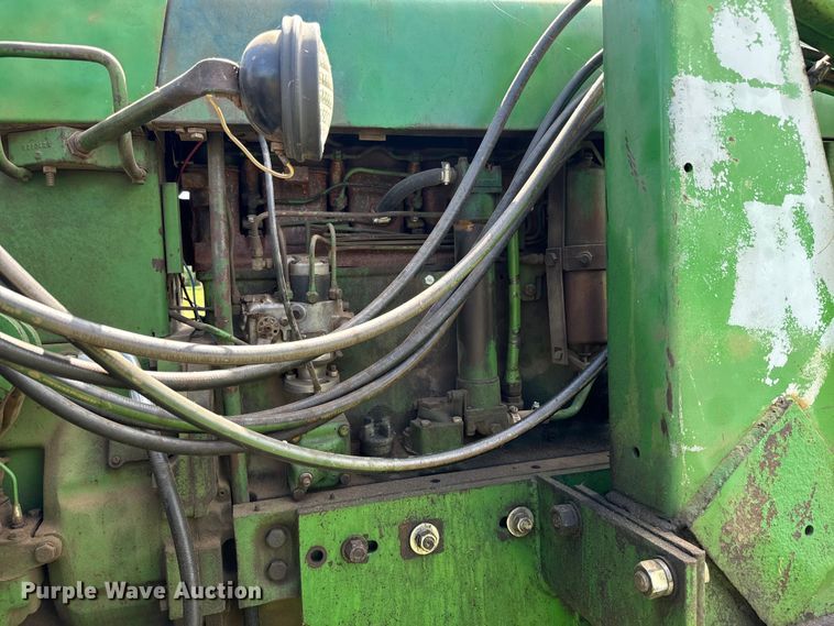image for item MU9951 1962 John Deere  4010 tractor