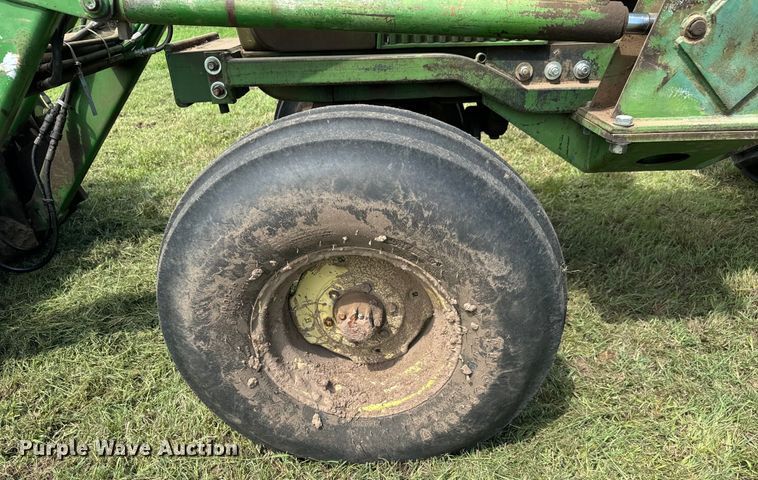 image for item MU9951 1962 John Deere  4010 tractor