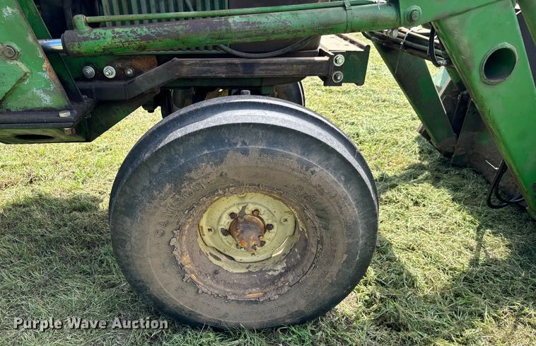 image for item MU9951 1962 John Deere  4010 tractor