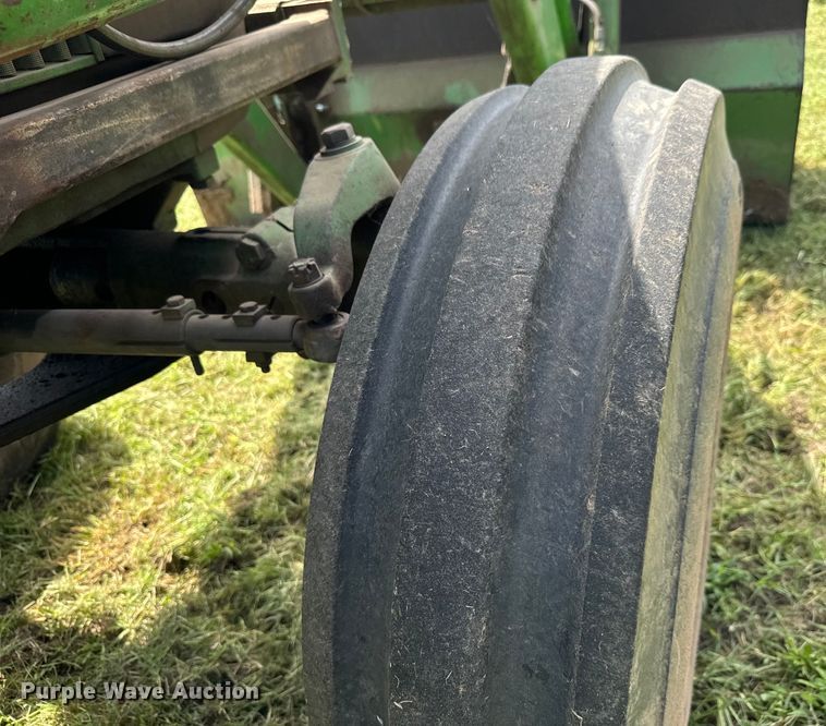 image for item MU9951 1962 John Deere  4010 tractor