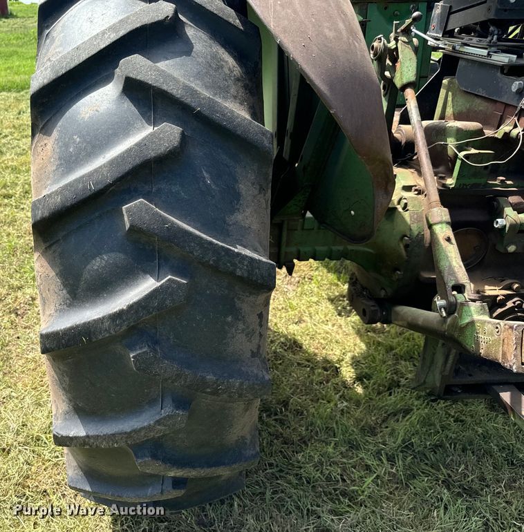 image for item MU9951 1962 John Deere  4010 tractor