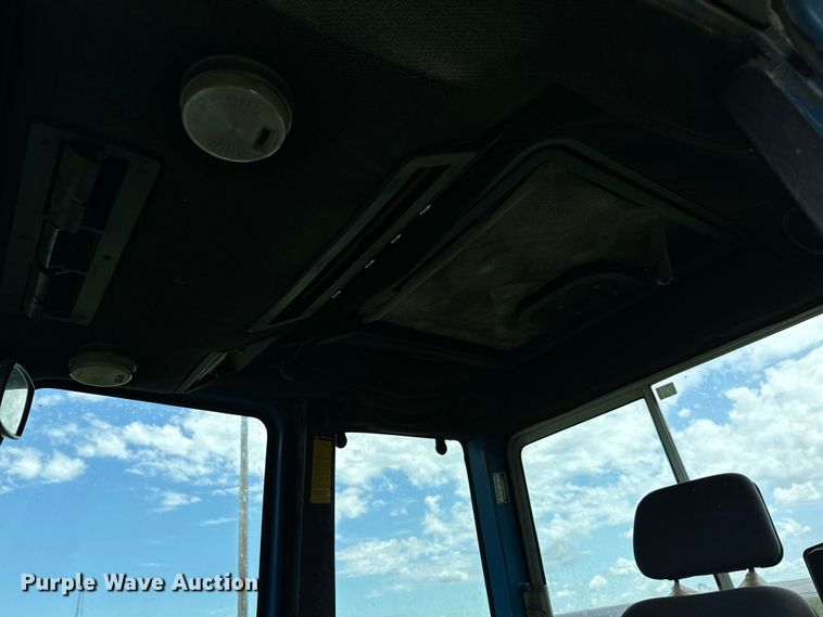 image for item MU9953 1991 Ford 8730 MFWD tractor