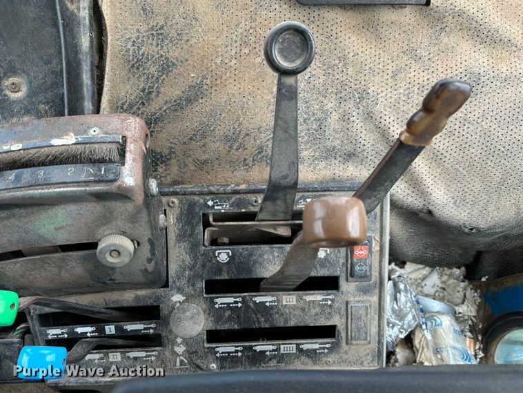 image for item MU9953 1991 Ford 8730 MFWD tractor