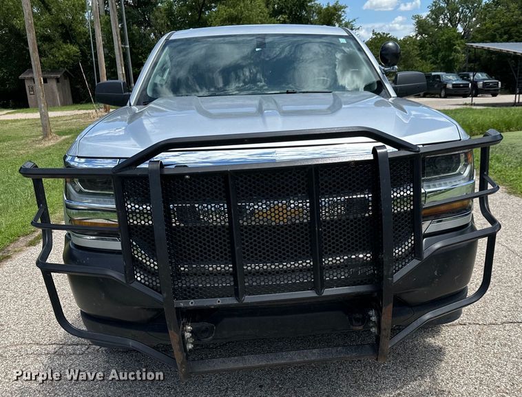 image for item MU9954 2018 Chevrolet Silverado 1500 Crew Cab pickup truck