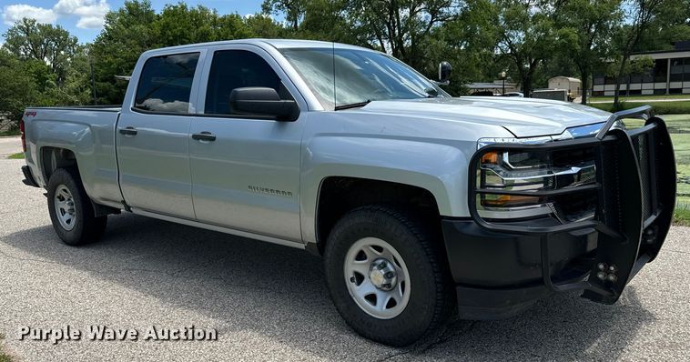 image for item MU9954 2018 Chevrolet Silverado 1500 Crew Cab pickup truck