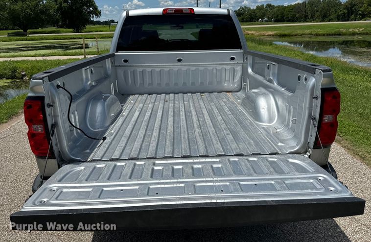 image for item MU9954 2018 Chevrolet Silverado 1500 Crew Cab pickup truck