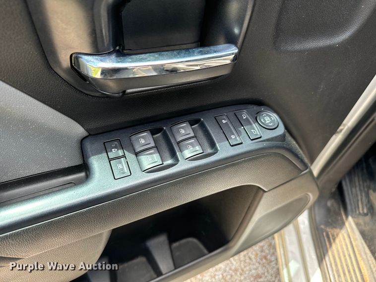 image for item MU9954 2018 Chevrolet Silverado 1500 Crew Cab pickup truck