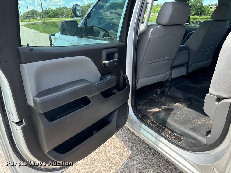 image for item MU9954 2018 Chevrolet Silverado 1500 Crew Cab pickup truck