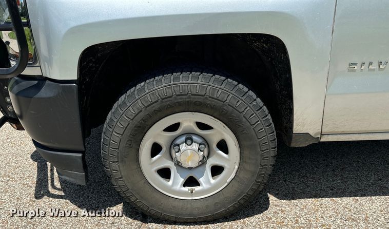 image for item MU9954 2018 Chevrolet Silverado 1500 Crew Cab pickup truck