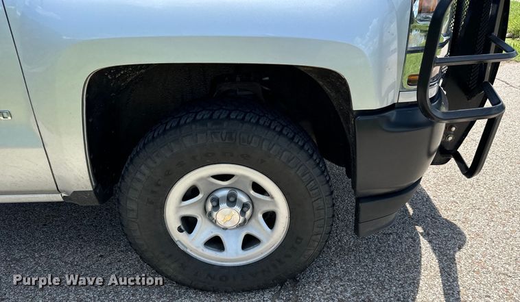 image for item MU9954 2018 Chevrolet Silverado 1500 Crew Cab pickup truck