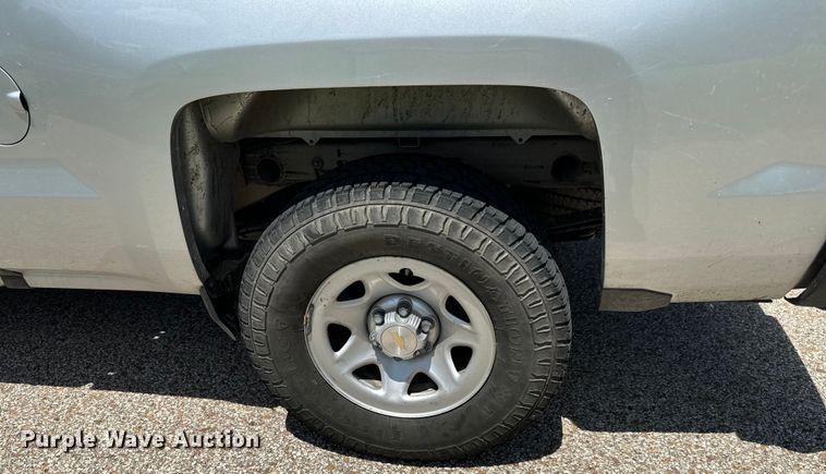 image for item MU9954 2018 Chevrolet Silverado 1500 Crew Cab pickup truck