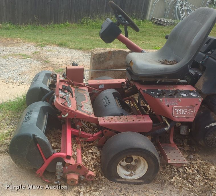 image for item NG9907 Toro Greensmaster 3100 reel mower