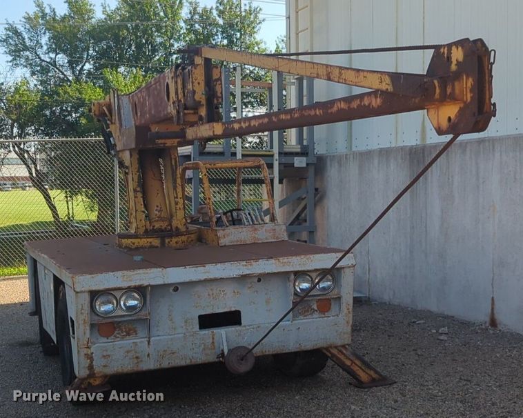 image for item NG9923 Broderson crane