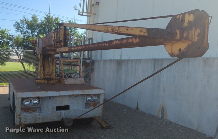 image for item NG9923 Broderson crane