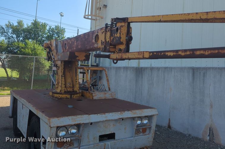image for item NG9923 Broderson crane