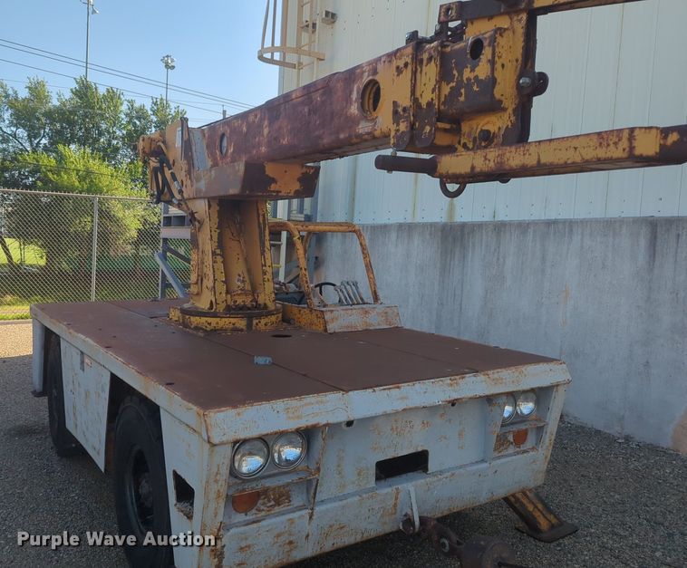 image for item NG9923 Broderson crane