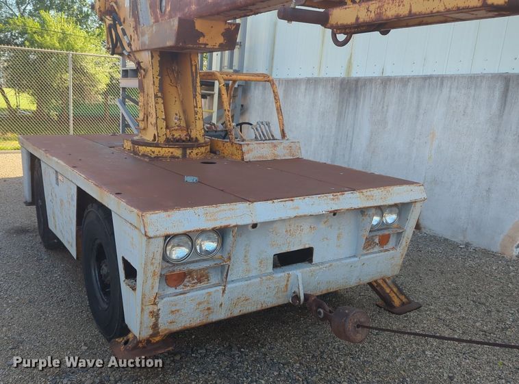 image for item NG9923 Broderson crane