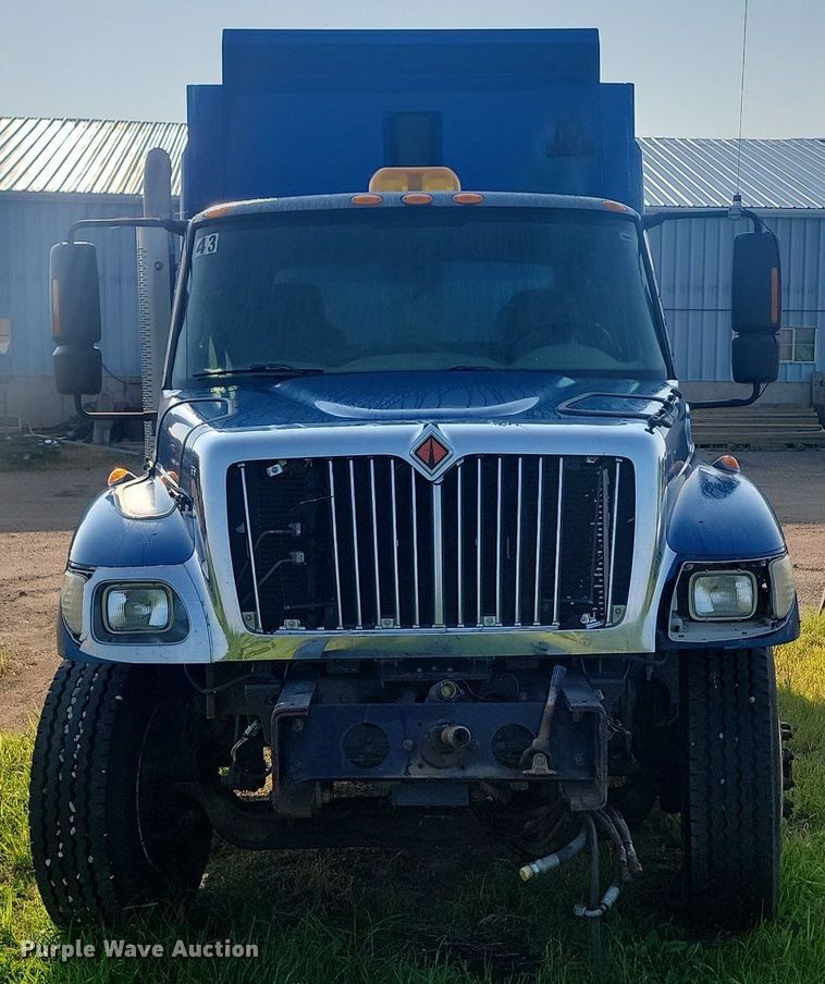 image for item OD9584 2005 International  7400 6x4 dump truck