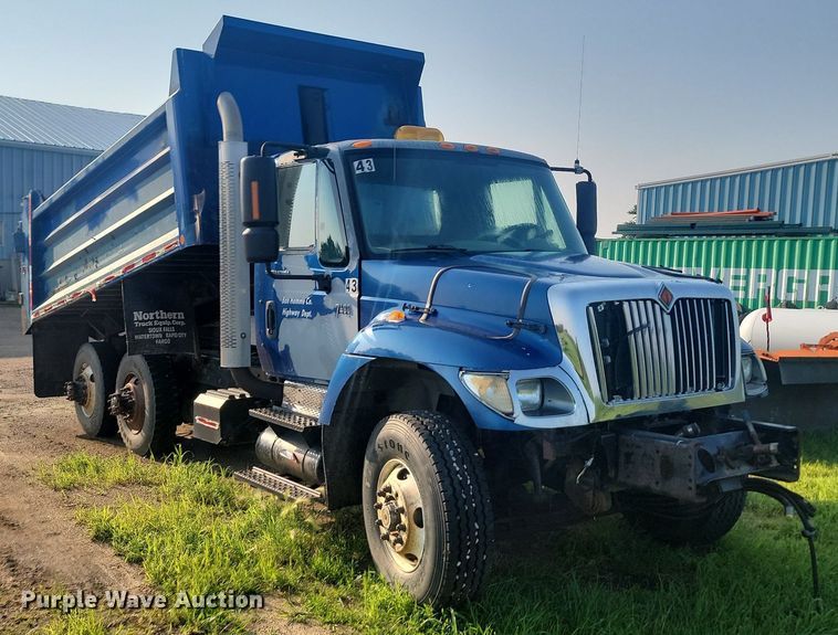 image for item OD9584 2005 International  7400 6x4 dump truck