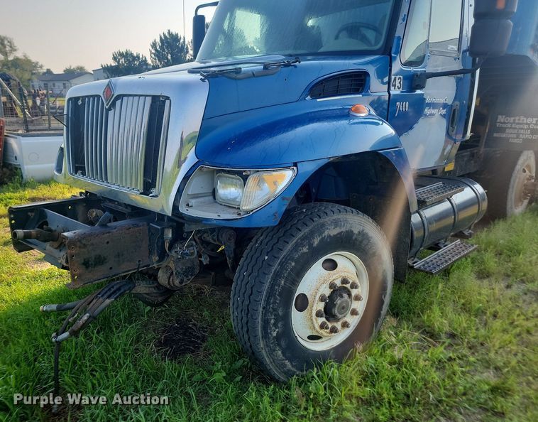 image for item OD9584 2005 International  7400 6x4 dump truck