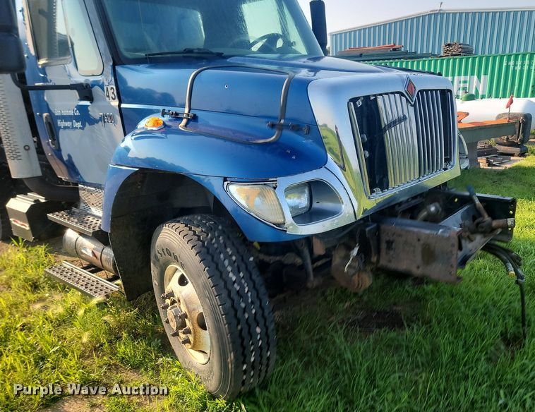 image for item OD9584 2005 International  7400 6x4 dump truck